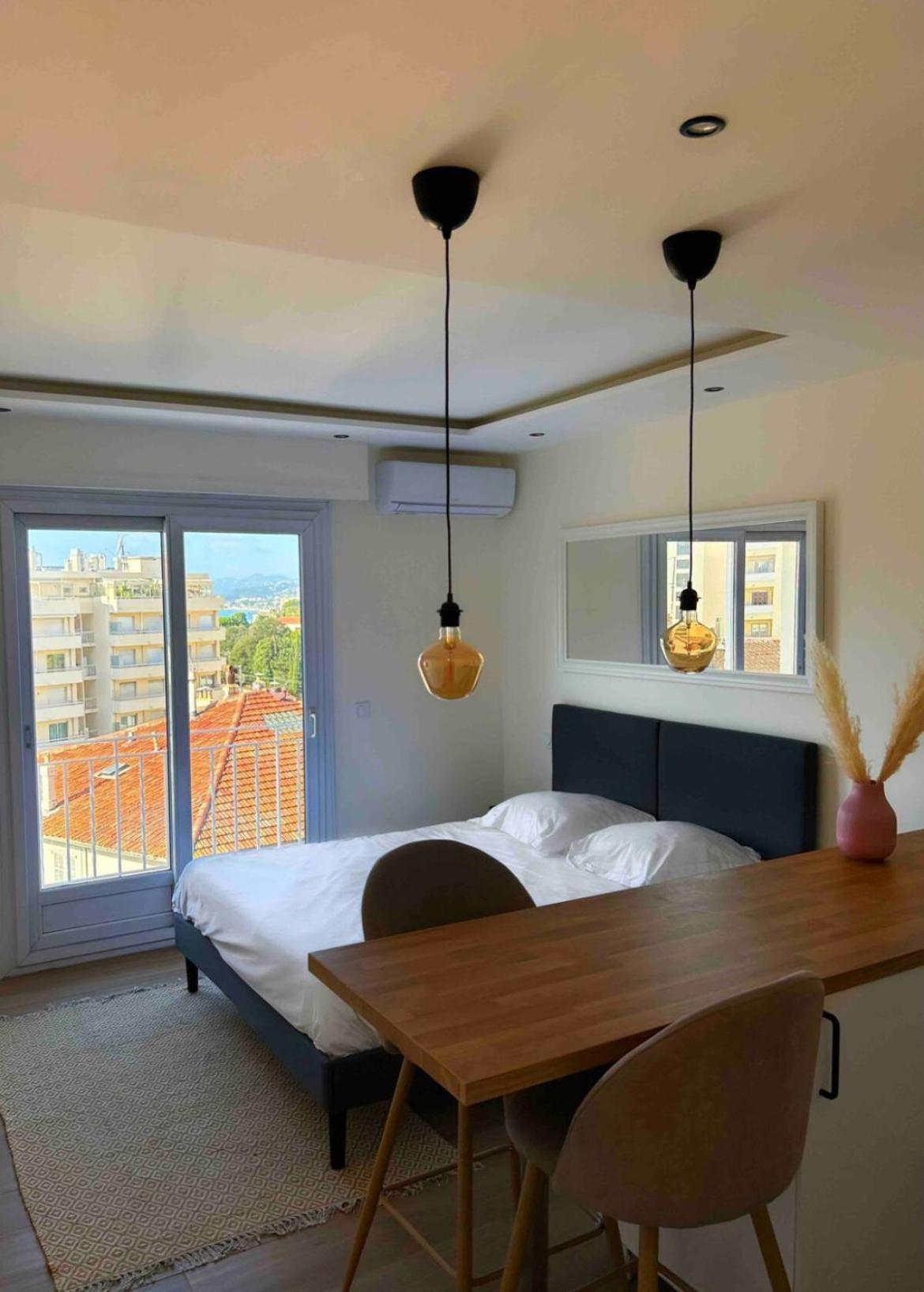 Appartamento Renove Au Suquet A Cannes